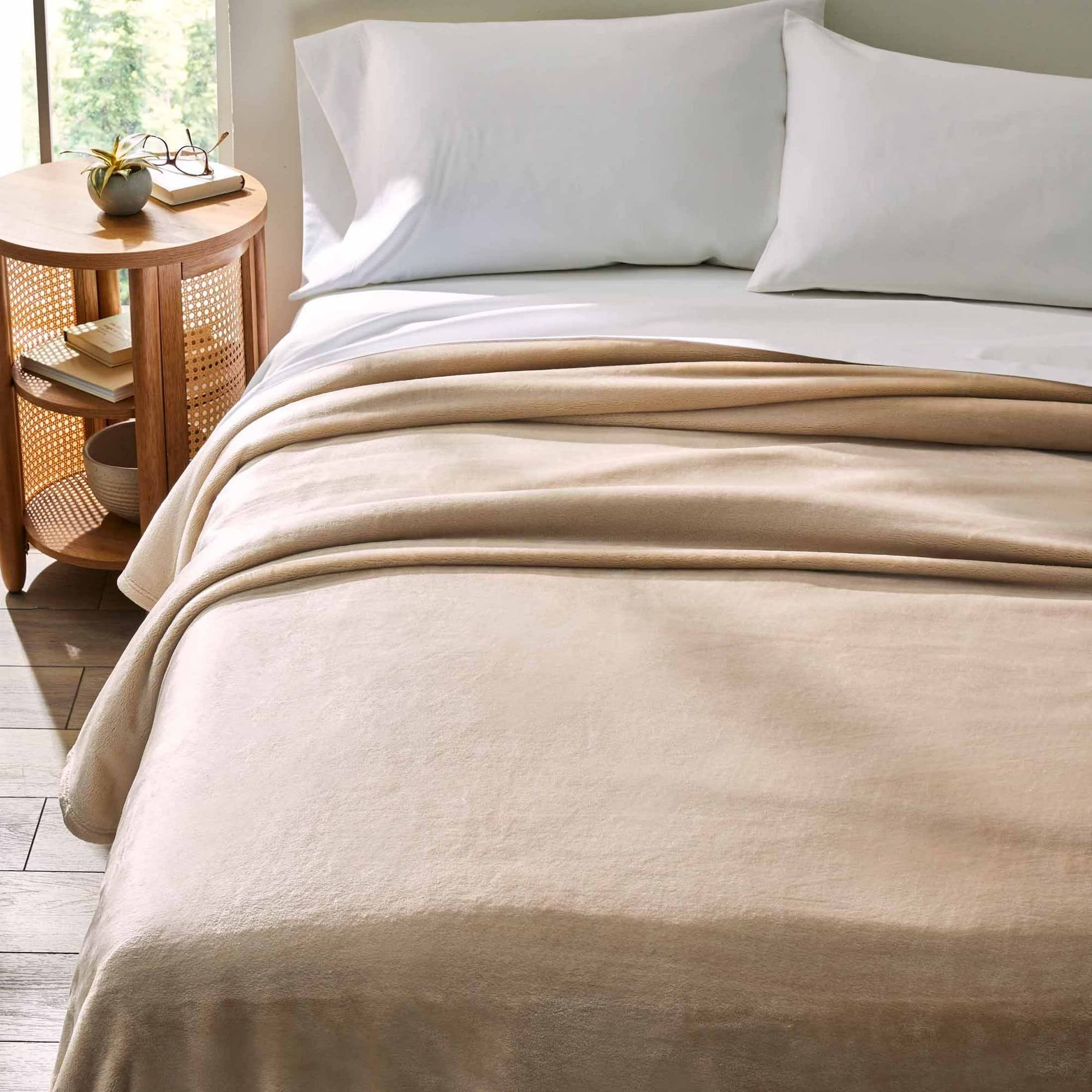 Luxury Velvet Plush Blanket, Tan, King, Adult/Teen
